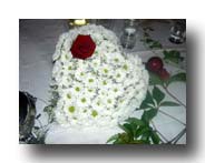 Lifecruisers heartshaped wedding flowers